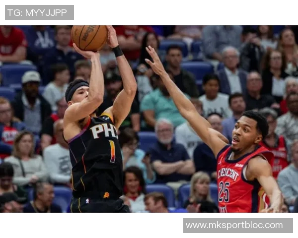 布克上半场表现平平难以支撑球队14投6中仅得17分三分球全失